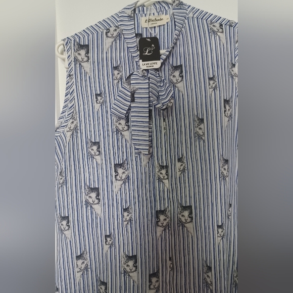 Ladies top - Picture 4 of 4